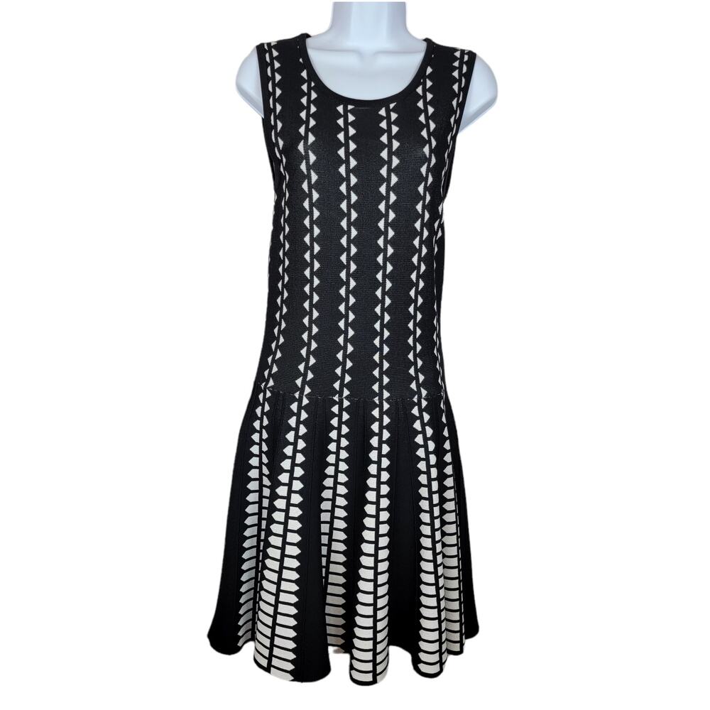 LINE THE LABEL International John & Jenn Black White Knit Fit & Flare Dress - M - Picture 3 of 7